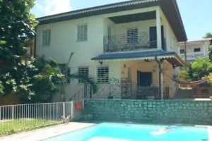 A vendre Maison en Petite-Terre avec Piscine