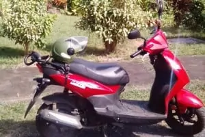 A saisir cause départ scooter 50CC  quasi neuf