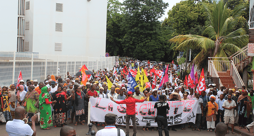 Mayotte : les forces vives manifestent contre le préfet 