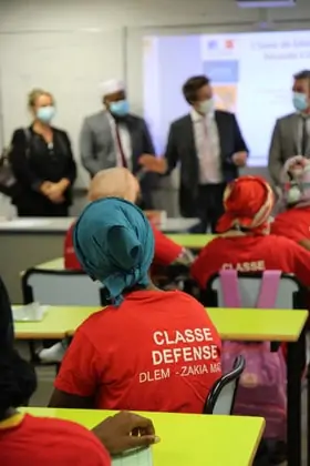 cameras-classes-eleves-3eme-interpellent-senateurs-visite-mayotte