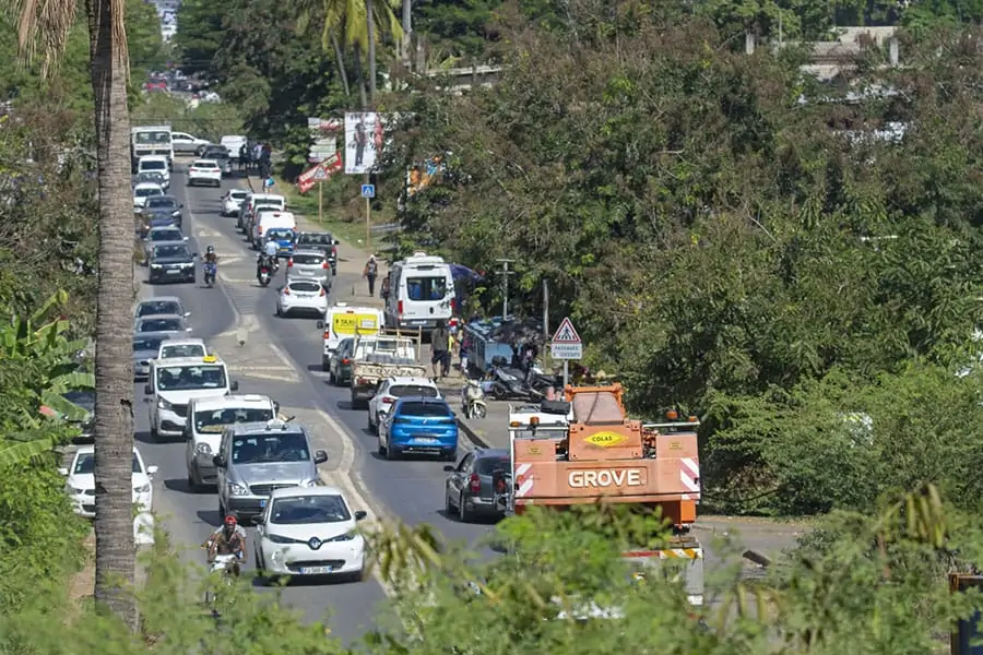 hawa-mettre-deux-personnes-dans-un-vehicule-belle-victoire