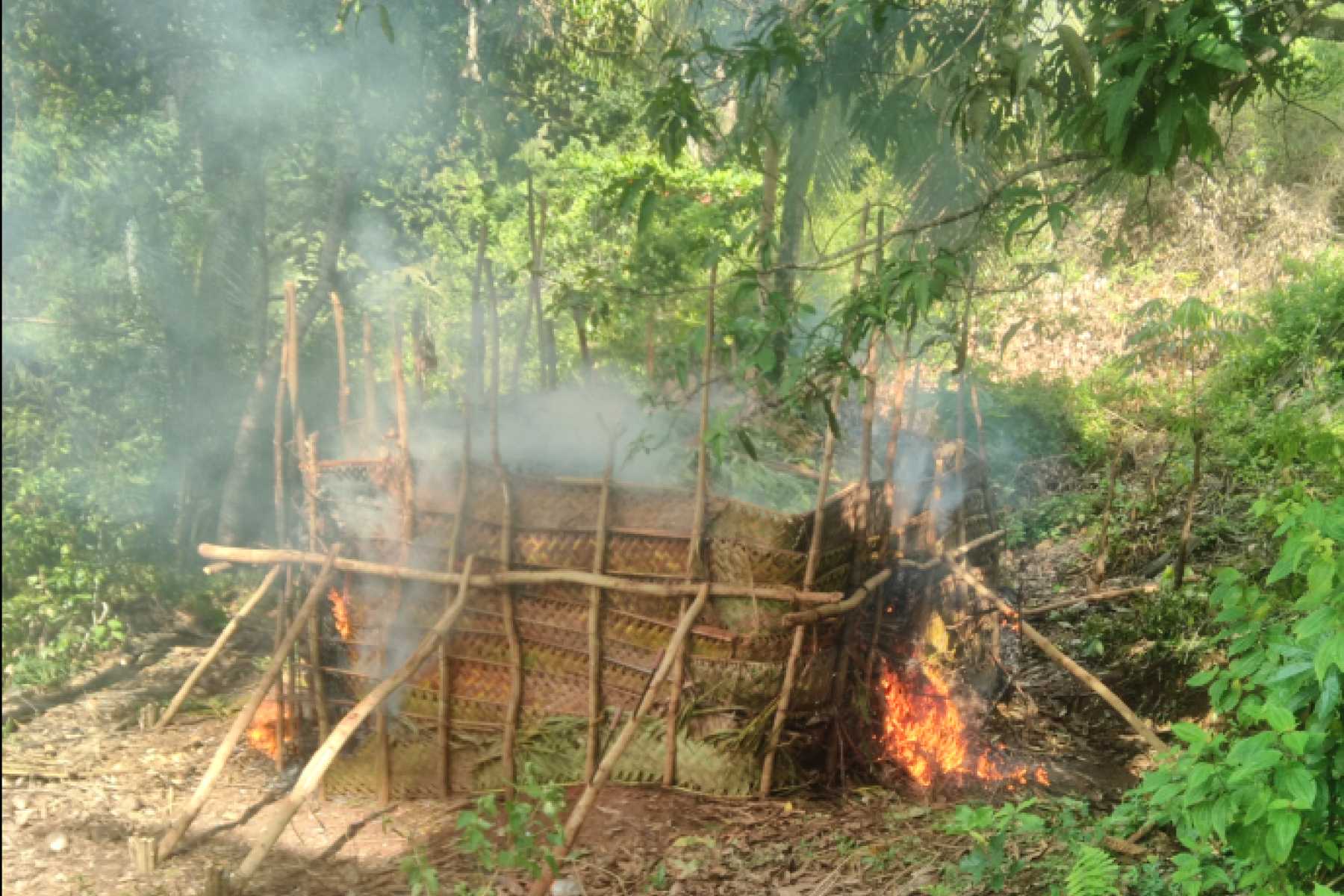 nouvelle-destruction-de-charbonniere-illegale-a-mtsapere