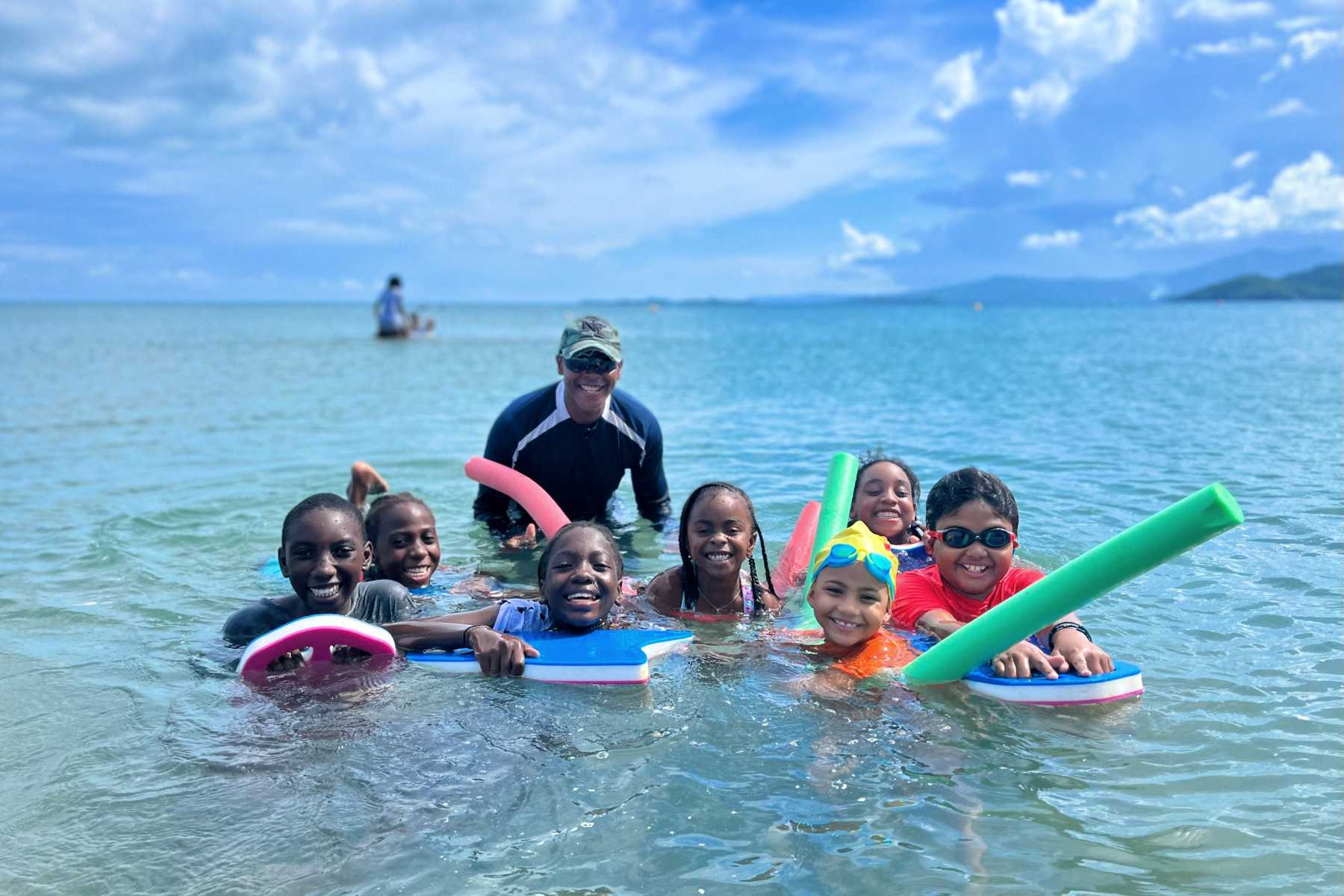 dzaoudzi-labattoir-cours-de-natation-pour-enfants