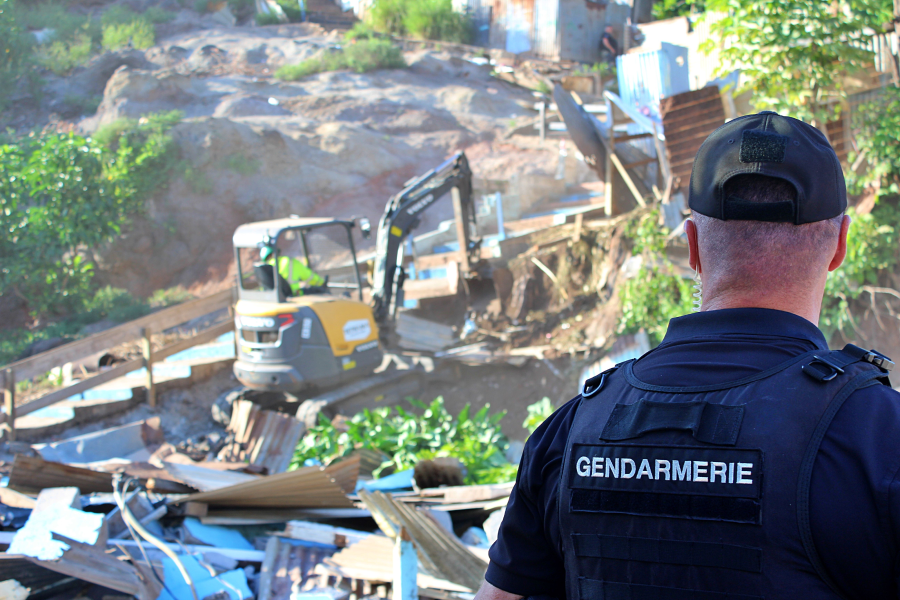 la-gendarmerie-intervient-sur-un-terrain-voisin-de-talus-2