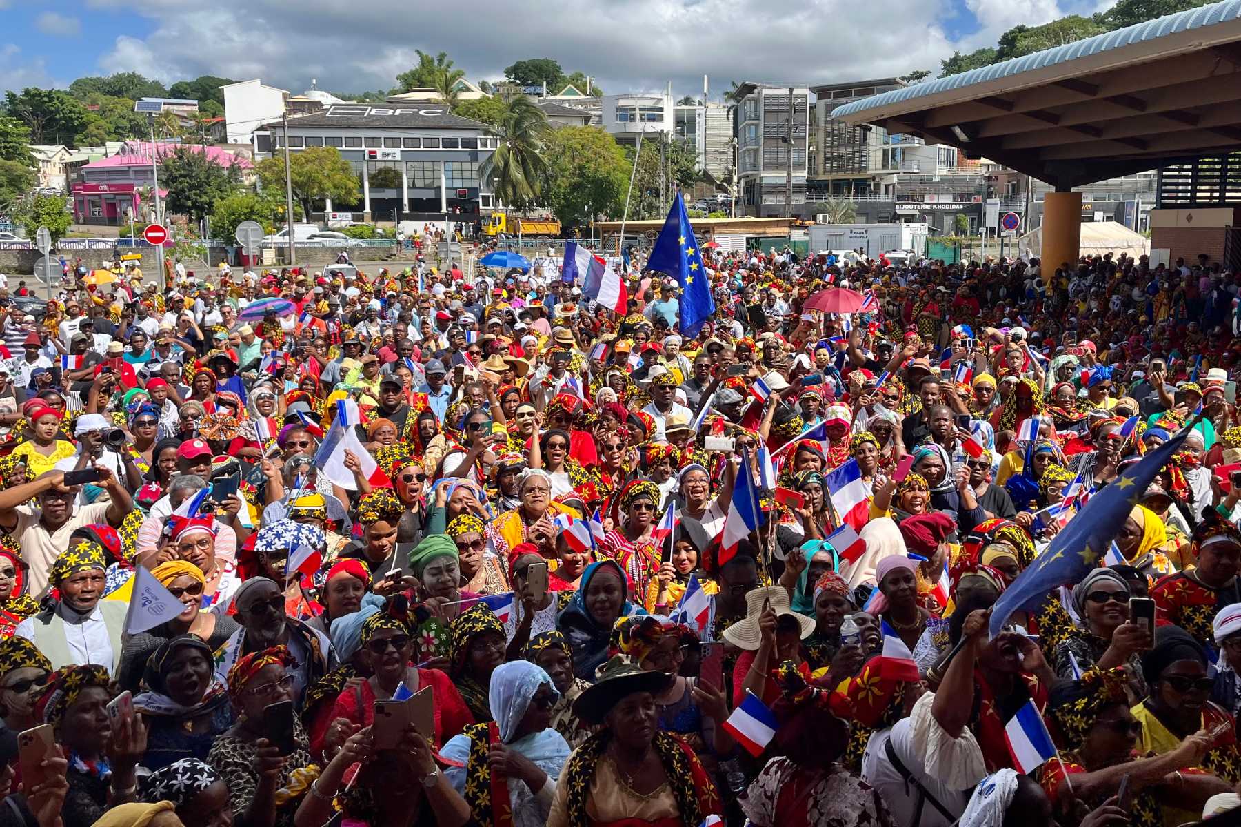 les-mahorais-et-leurs-elus-reaffirment-leur-soutien