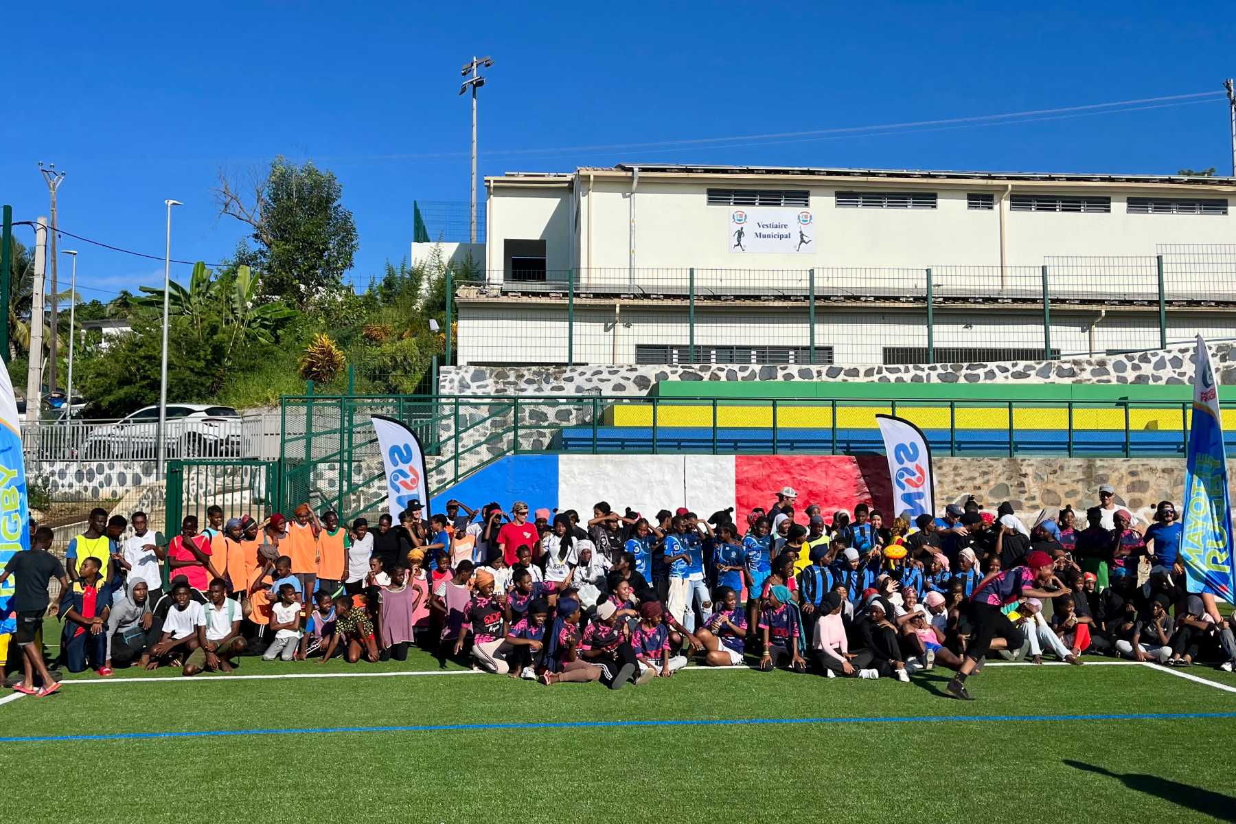 rugby-scolaire-180-jeunes-filles-ont-joue-sous-les-yeux-de-deux-medaillees-olympiques