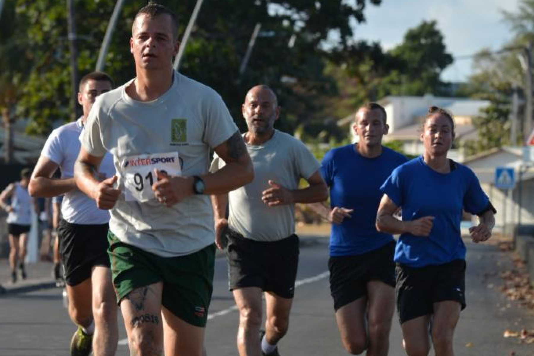 une-centaine-de-participants-au-triathlon-du-detachement-de-la-legion-etrangere-de-mayotte-2023