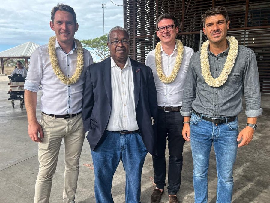 des-deputes-les-republicains-en-visite-a-mayotte