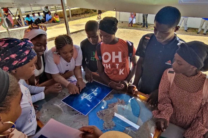 le-village-nature-nomade-sinstalle-a-la-cite-scolaire-de-bandrele