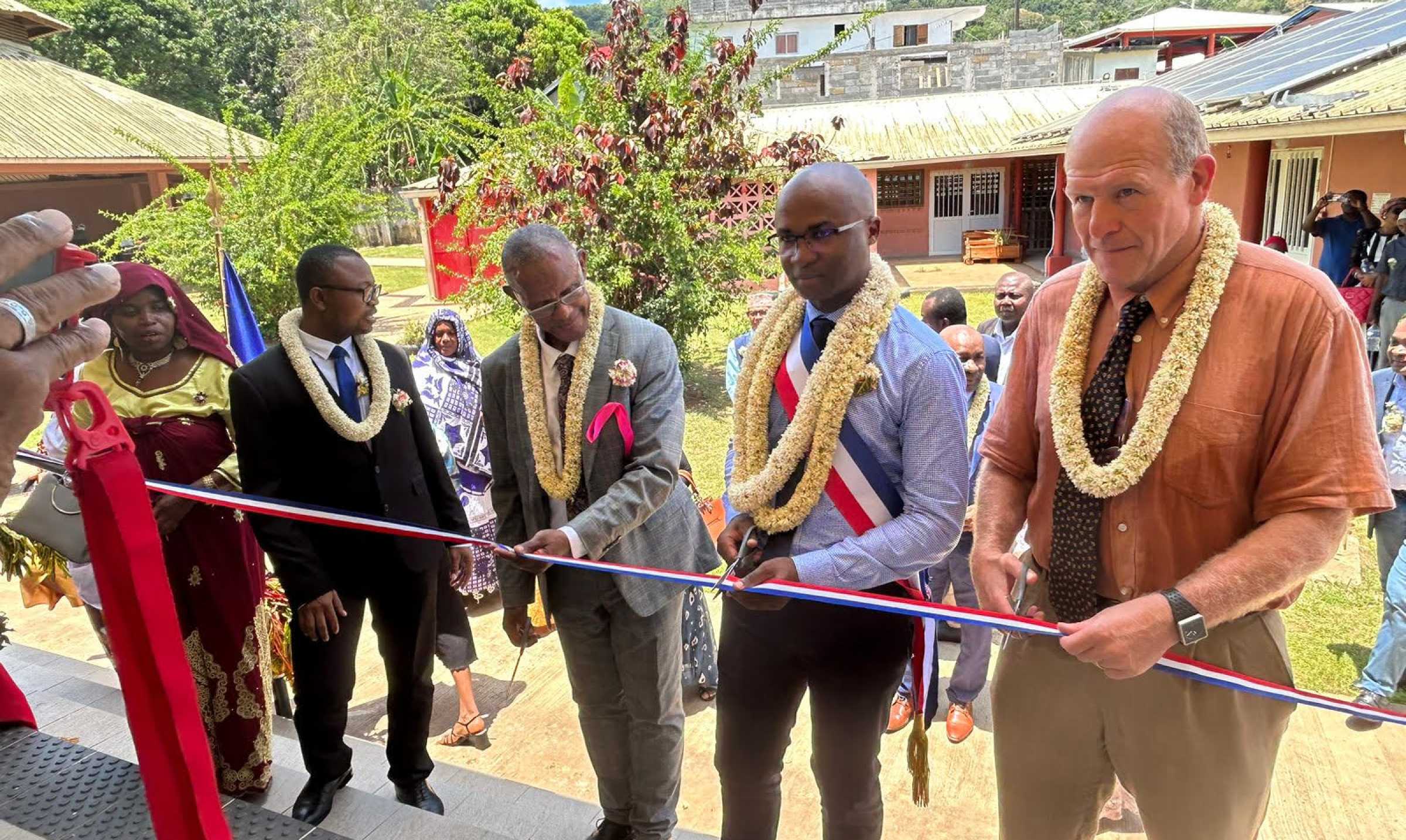 le-refectoire-de-tsimkoura-enfin-inaugure