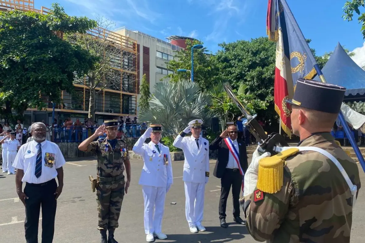 ceremonie-du-11-novembre-larmistice-celebree-place-zakia-madi