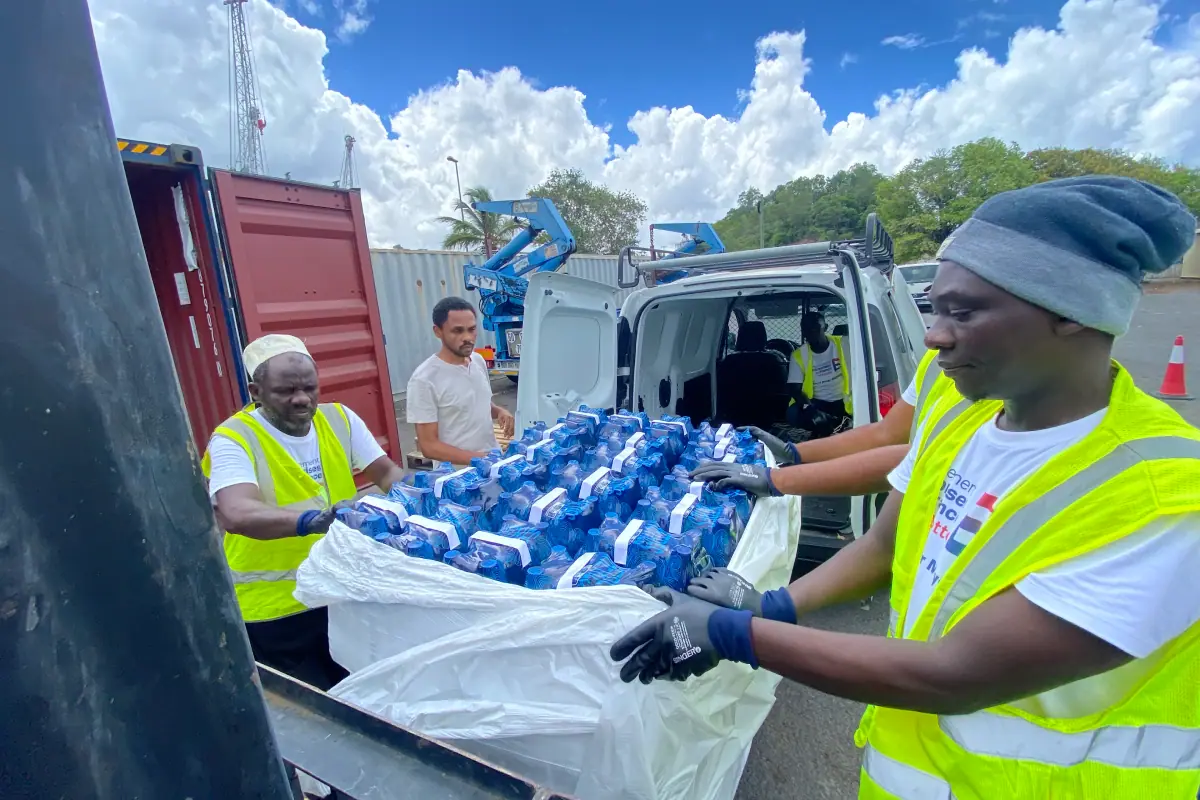 crise-de-leau-2-le-medef-mayotte-annonce-avoir-deja-distribue-150-000-bouteilles