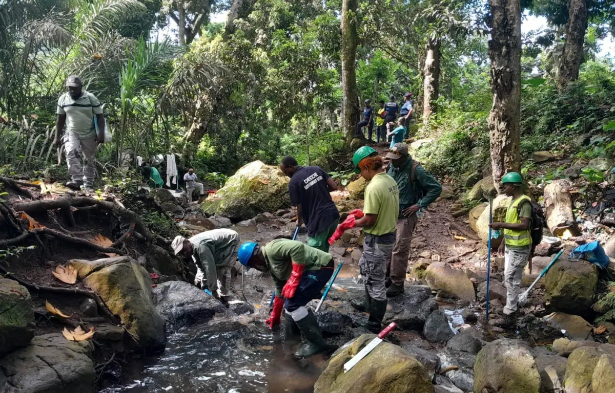 un-barrage-sauvage-detruit-a-la-riviere-popo