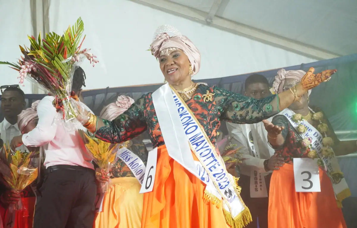 maounga-aloa-devient-miss-koko-dans-une-ambiance-de-fete