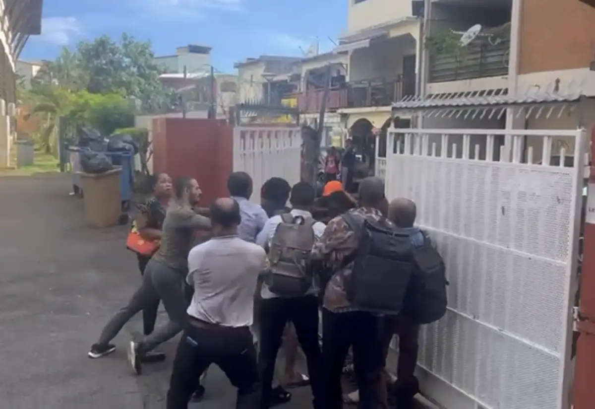 video-violences-devant-lycee-bamana-college-mgombani