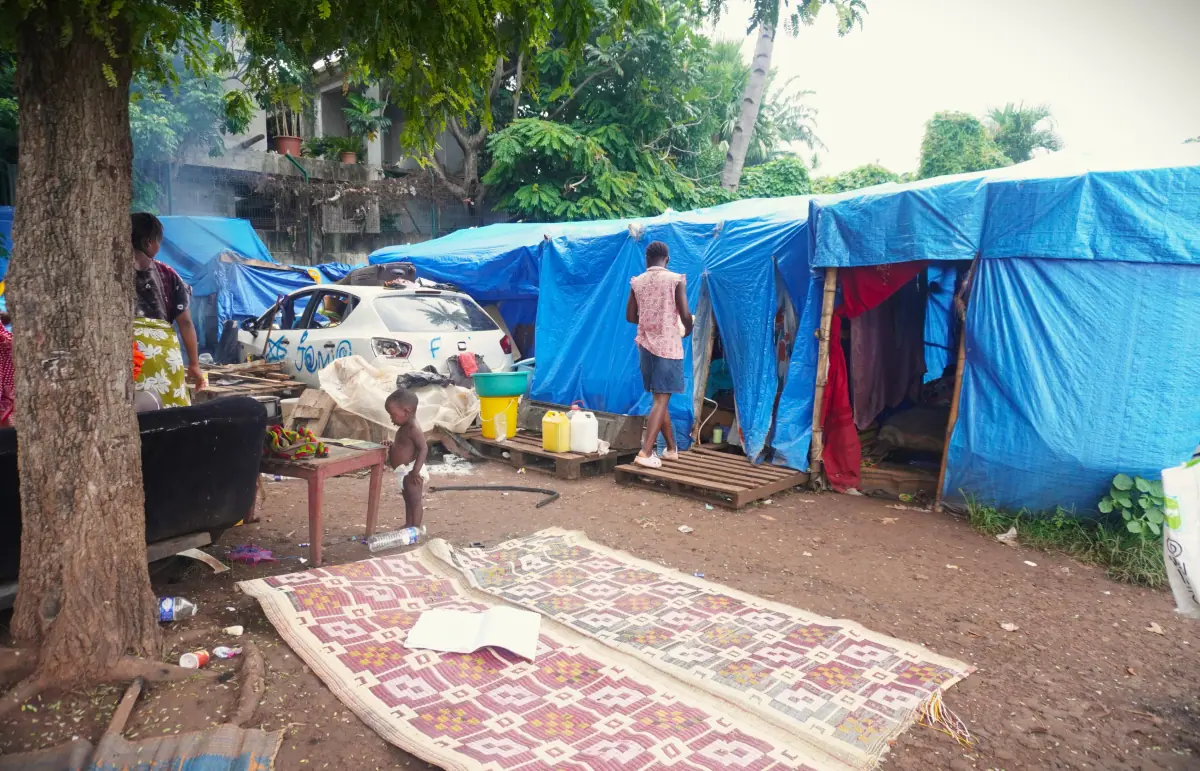 lattente-semee-de-doute-des-migrants-du-stade-de-cavani