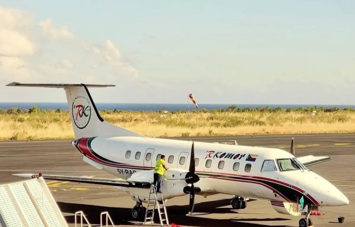 comores-fokker-de-rkomor-interdit-de-vol-avant-un-controle