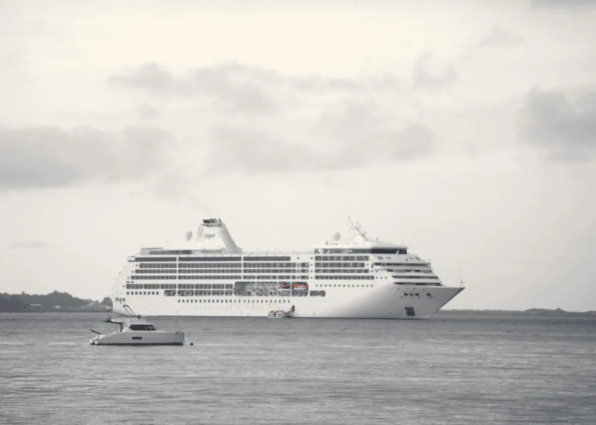 paquebot-croisiere-accoste-mayotte-jeudi