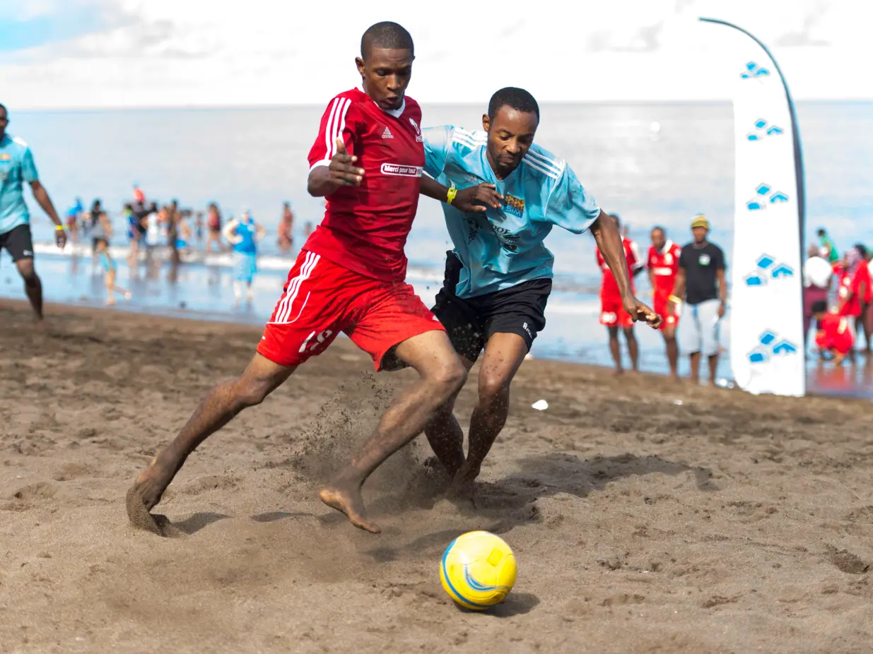 beach-foot-entreprises-pret-fouler-plage-apres-quatre-ans-dabsence