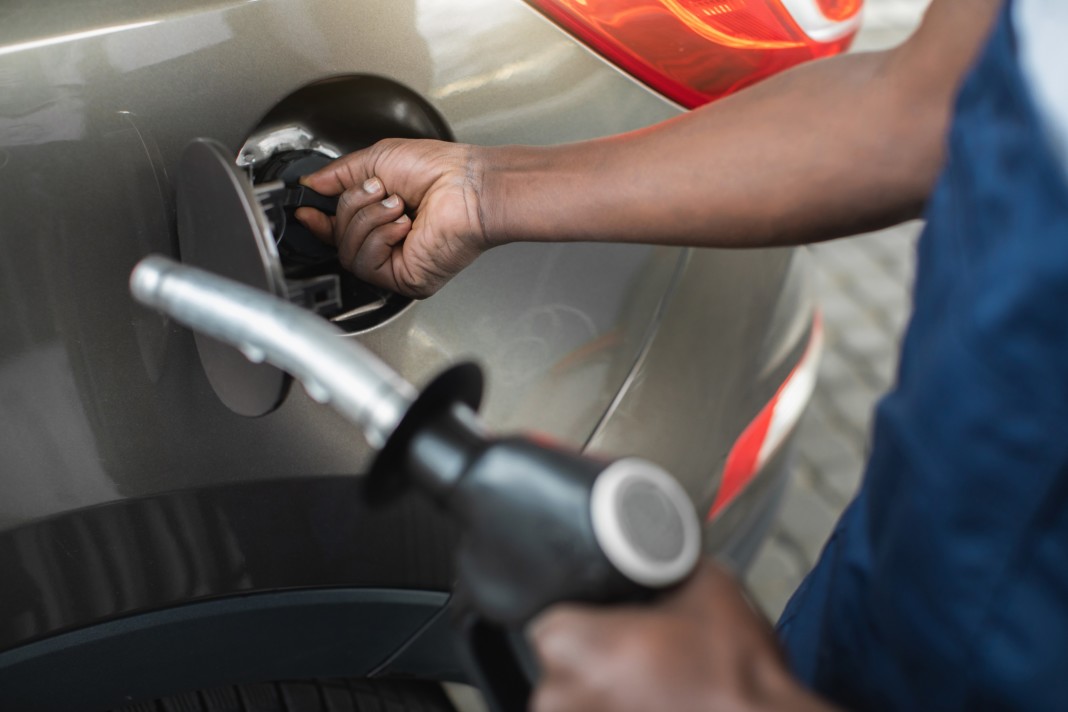 La nouvelle révision mensuelle des prix maximums des produits pétroliers faite par la préfecture prévoit une diminution des coûts de l’essence et du gazole à compter de ce samedi 1er juin