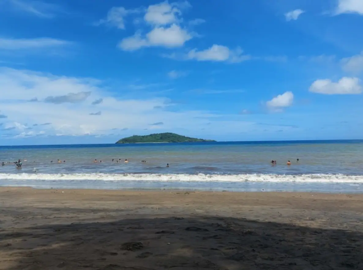 baignade-interdite-a-la-plage-de-sakouli-jusqua-nouvel-ordre