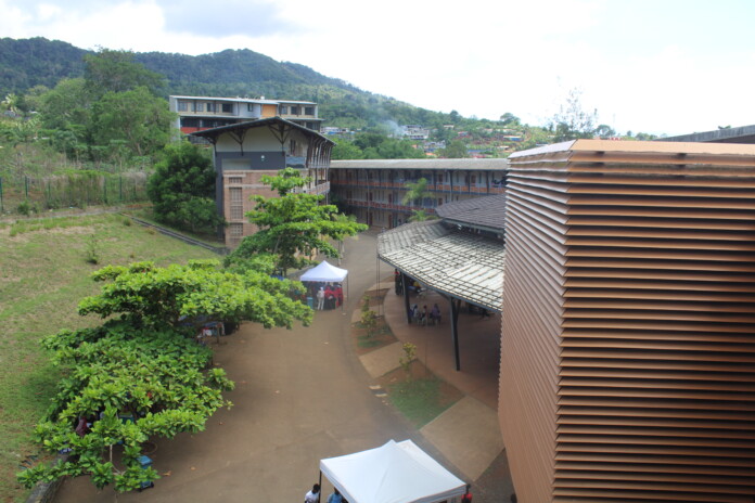 la-greve-continue-au-lycee-de-dembeni-une-autre-en-preparation-a-majicavo