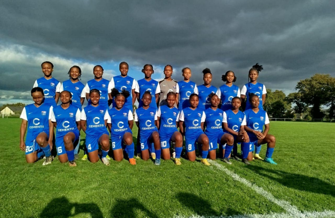 football-les-feminines-u18-de-mayotte-en-stage-a-laval