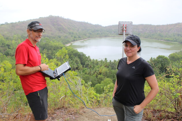 les-gaz-dorigine-volcanique-du-lac-dziani-observes-a-la-loupe