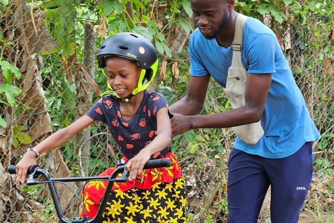 une-formation-au-velo-pour-les-eleves-de-mtsangamouji