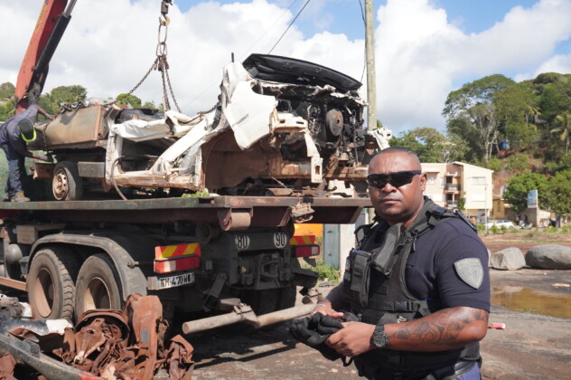 le-terre-plein-de-mtsapere-libere-de-ses-carcasses-de-voitures