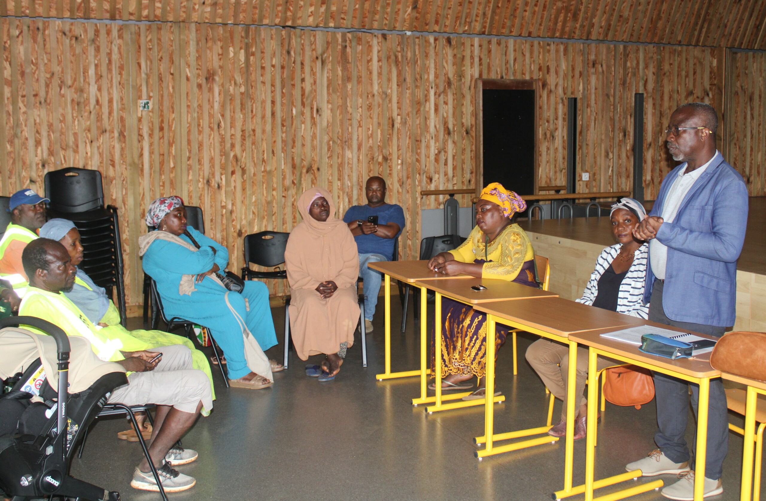 les-cours-reprennent-a-kahani-sans-apaiser-la-colere-des-parents