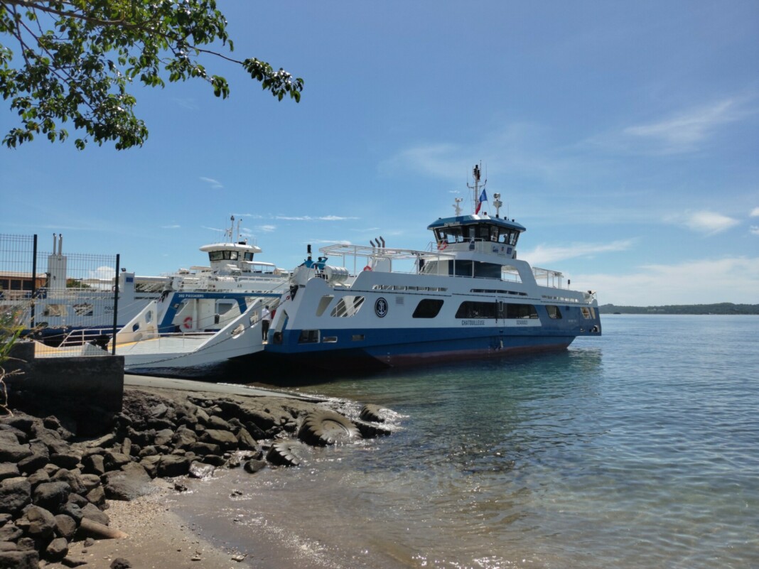 deux-barges-seychelloises-a-mayotte-ce-sont-des-moyens-qui-permettront-de-nous-soulager