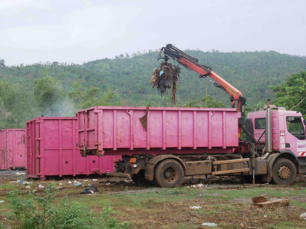 brulage-de-dechets-a-hajangoua-une-solution-palliative