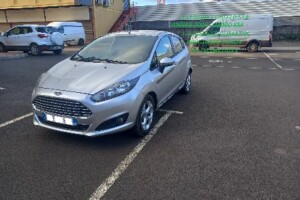 à vendre une ford fiesta  1.25  essence