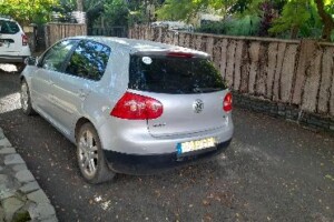 à vendre une golf 5 essence  1.6  16v