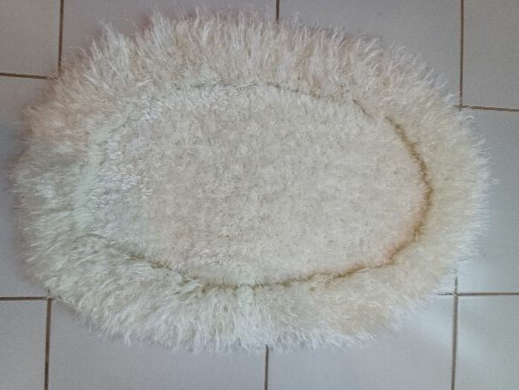 Vend petit tapis blanc