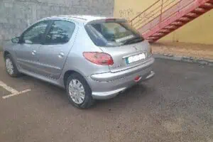 à vendre une peugeot 206 1.4 essence