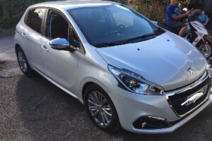 Superbe Peugeot 208 1. 4 HDI Très bon état général