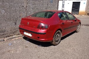 à vendre une peugeot 407 diesel 1.6 hdi