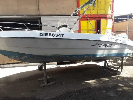 COQUE BATEAU EN L’ÉTAT